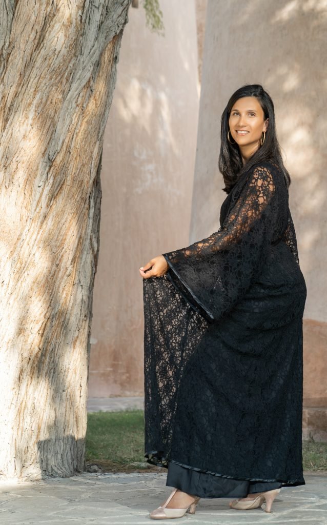 Robe Enea Leila dentelle noire abaia traditionnelle moderne ramadan