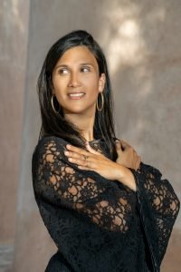 Robe Enea Leila dentelle noire abaia traditionnelle moderne ramadan