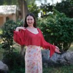 Robe Enea Sabah inspiraton inde voilage orange safran motifs imprimes rouge