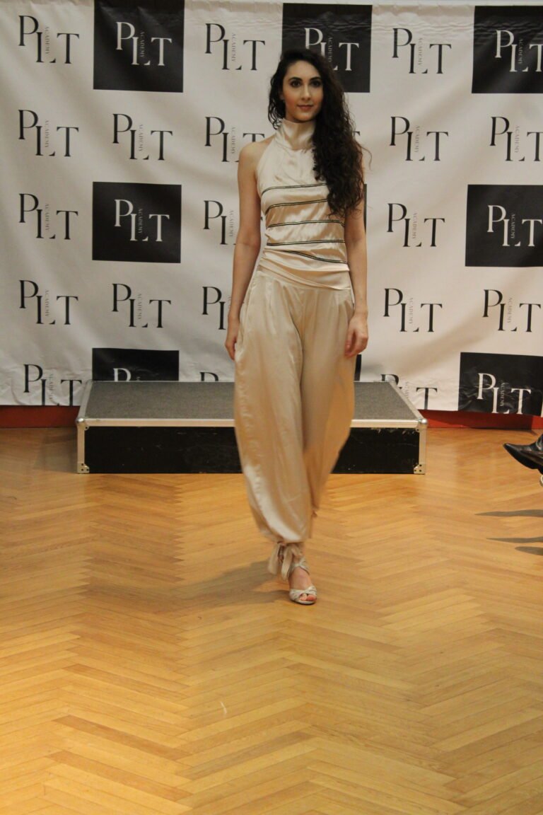ensemble pantalon marniere soie tali blanc bleu dos nu