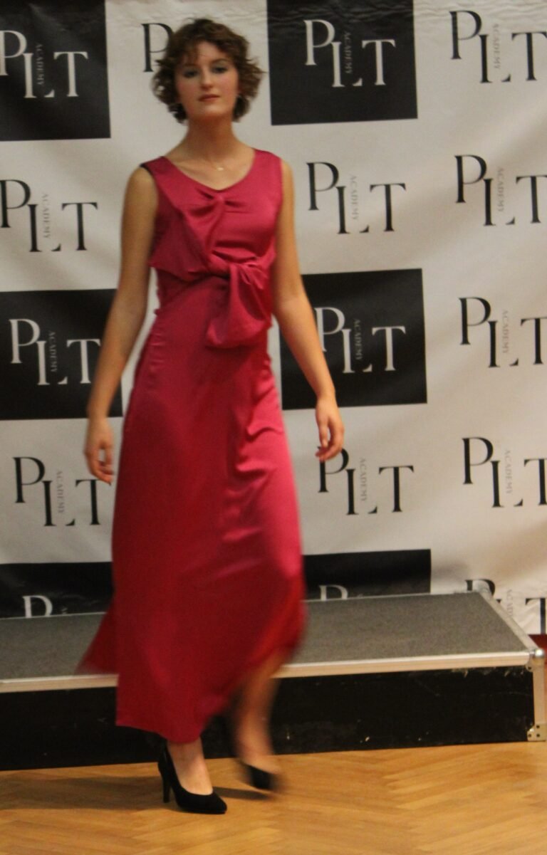 robe longue noeud rose framboise longue cocktail