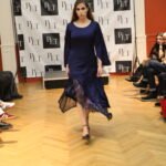 robe longue bleue nuit paillettes soie tradi originale volants