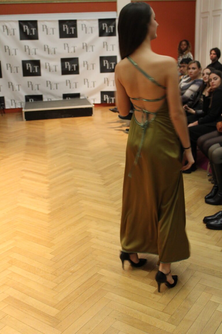 Robe Enea Victoria